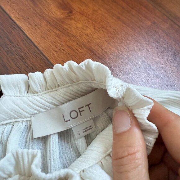 LOFT mock neck long sleeve flowy cream blouse size small - Picture 6 of 6